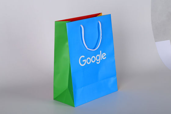 2022 nouveau design sac cadeau en papier imprimé sur mesure avec corde de coton