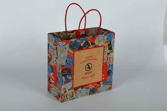 2022 gros sac en papier artisanal design personnalisé sac cadeau en papier imprimé avec corde de coton