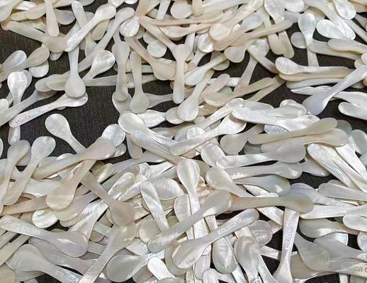 Couleur blanche naturelle mère de perle cuillère de caviar 3,5 pouces et 4,7 disponible MOP cuillère en pochette de papier
