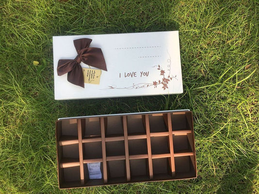 Boîte cadeau en papier rigide vide et chocolatée sur mesure