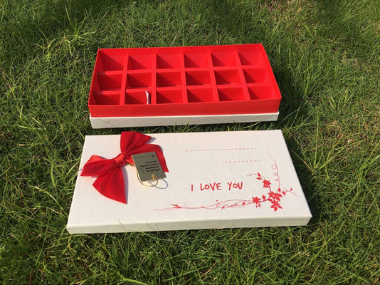 Boîte cadeau en papier rigide vide et chocolatée sur mesure