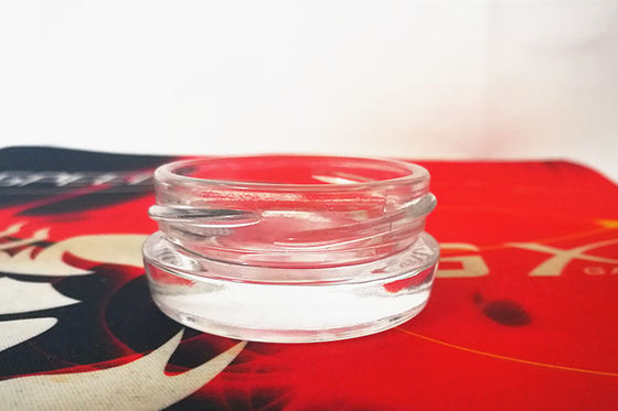 Vente en gros de boîtes de caviar en verre transparentes de 0,5 oz à 15 à 20 grammes avec un couvercle métallique de couleur différente