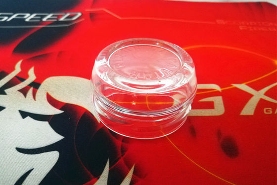 Un bocal de caviar en verre transparent avec un couvercle en métal approuvé par la FDA.