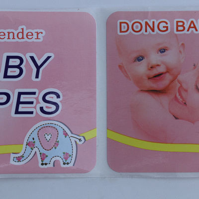 Auto-adhésif pour lingettes pour bébés