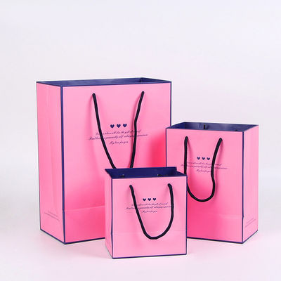 Sacs en papier imprimés sur mesure, sacs cadeaux en papier personnalisés avec poignée de ruban