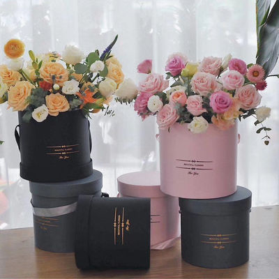 Boîte cadeau en papier rigide rose en vrac, boîte à fleurs ronde et carrée avec ruban